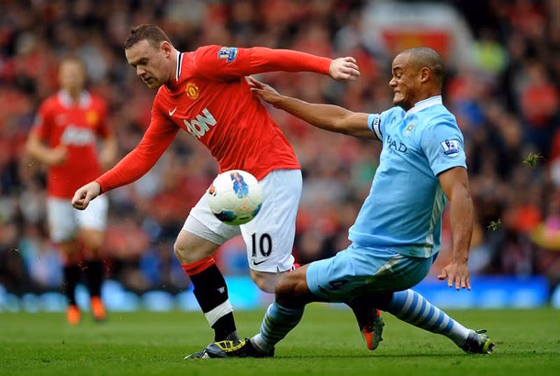 Kompany dành sự quan tâm không kém với Rooney