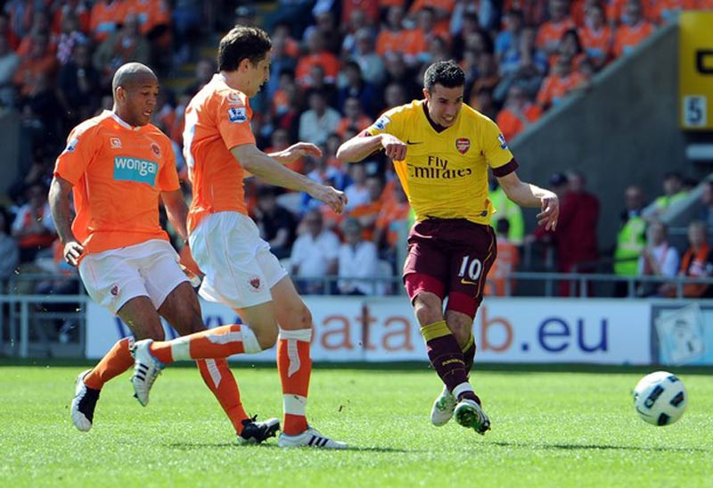 Một Arsenal quá dễ đoán: Các đội bóng đều biết Arsenal đá tốc độ cao và chơi chuyền ngắn một cách cứng nhắc năm này qua năm khác, và họ đều biết cách để khắc chế chúng