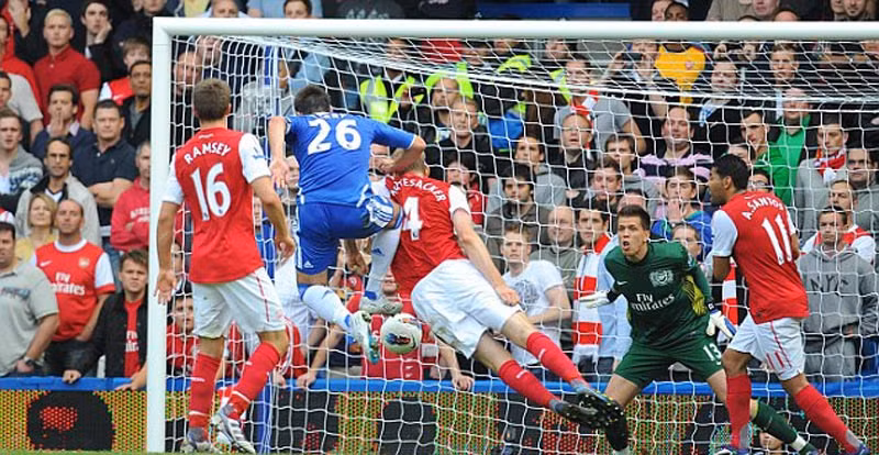 Nhưng ngay trước khi hiệp 1 kết thúc, Terry đã đưa The Blues một lần nữa dẫn trước
