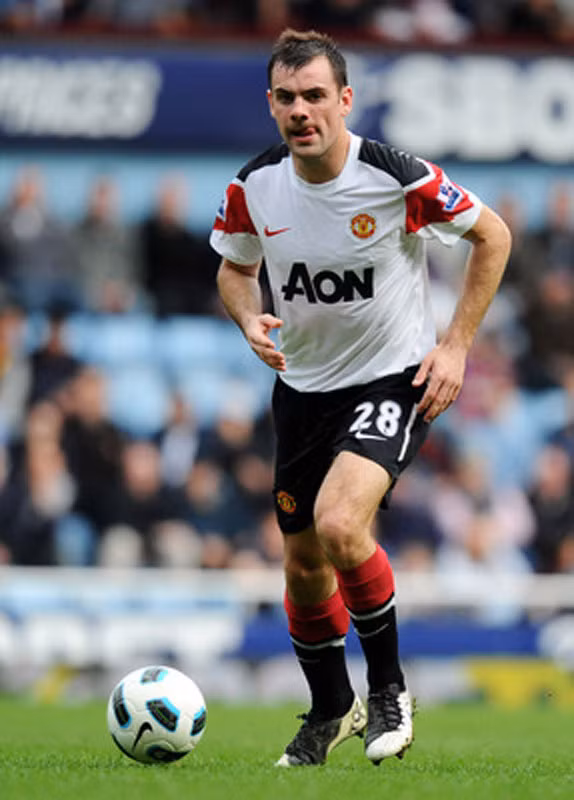 4. Darren Gibson: hàng tiền vệ MU đã có Darren Fletcher, Michael Carrick, Anderson và ngôi sao mới Tom Cleverley, chưa kể cả lão tướng Ryan Giggs cũng đá được ở giữa. Gibson đơn giản là không có chỗ 4. Darren Gibson: hàng tiền vệ MU đã có Darren Fletcher, Michael Carrick, Anderson và ngôi sao mới Tom Cleverley, chưa kể cả lão tướng Ryan Giggs cũng đá được ở giữa. Gibson đơn giản là không có chỗ