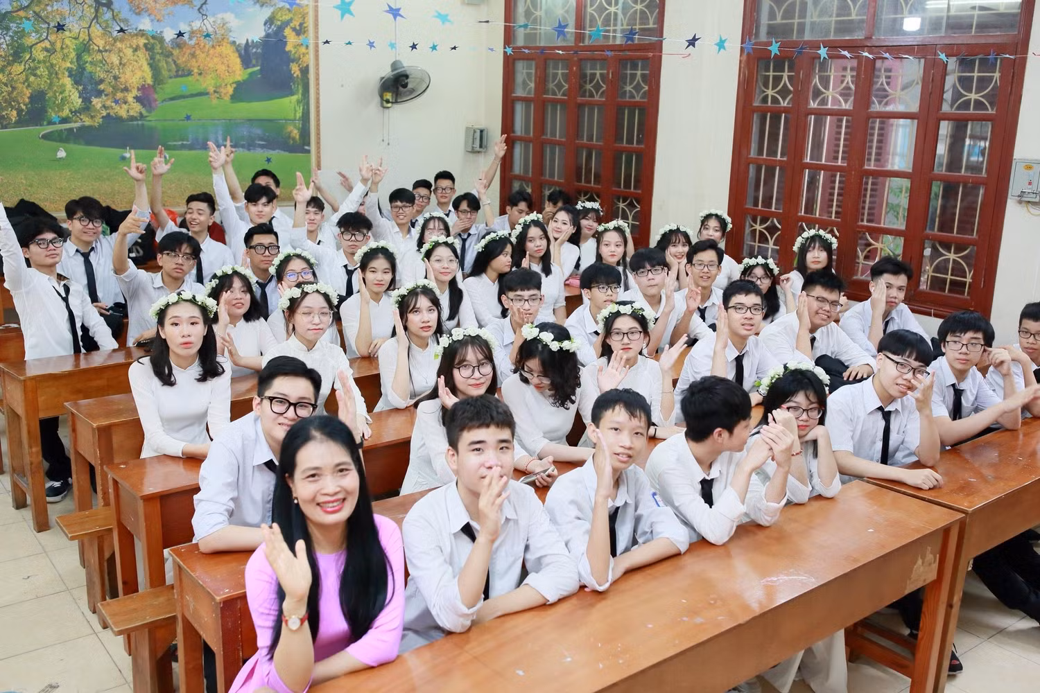 Sự nhiệt huyết của cô Phương đã tạo động lực, thôi thúc các giáo viên trong trường cùng đổi mới (Ảnh: NVCC) Sự nhiệt huyết của cô Phương đã tạo động lực, thôi thúc các giáo viên trong trường cùng đổi mới (Ảnh: NVCC)