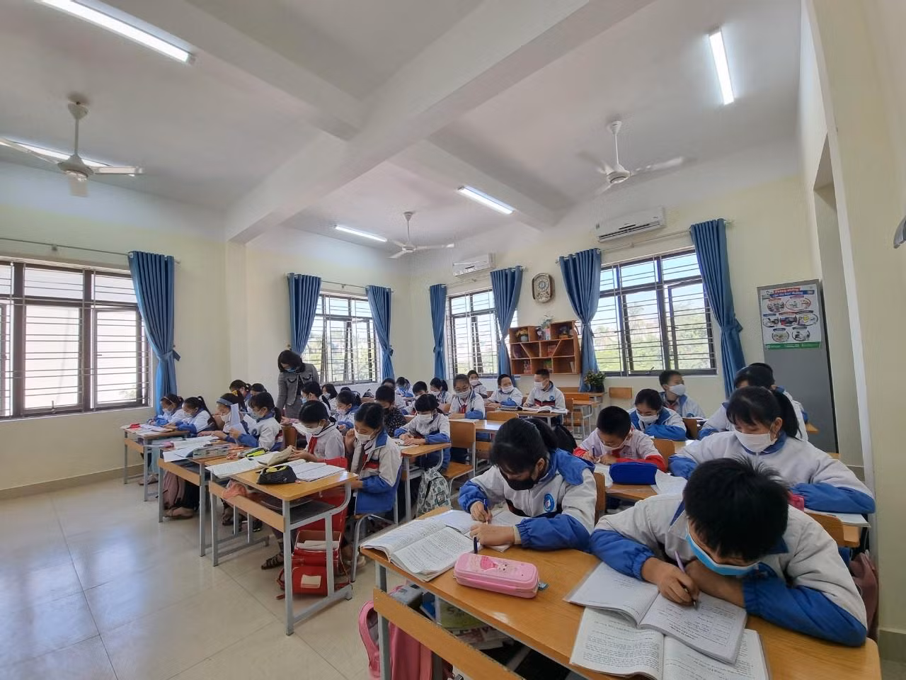Nhiều trường tiểu học trên địa bàn thành phố Hải Phòng chủ động đẩy nhanh việc hoàn thiện dạy kiến thức cơ bản, trọng tâm và triển khai kiểm tra học kỳ I sớm (Ảnh: Phương Linh)