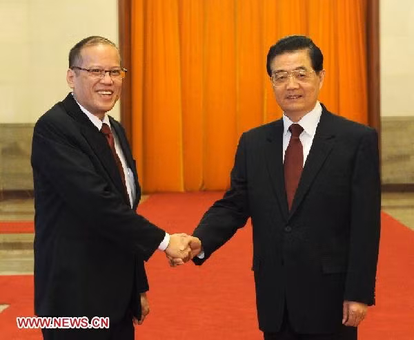 Tổng thống Aquino gặp ông Hồ Cẩm Đào trong chuyến công du Bắc Kinh năm 2011