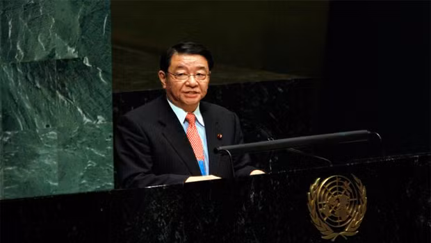 Chánh văn phòng Nội các Nhật Bản Osamu Fujimura.