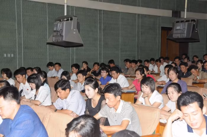 Sinh viên Bắc Triều Tiên trên giảng đường Sinh viên Bắc Triều Tiên trên giảng đường