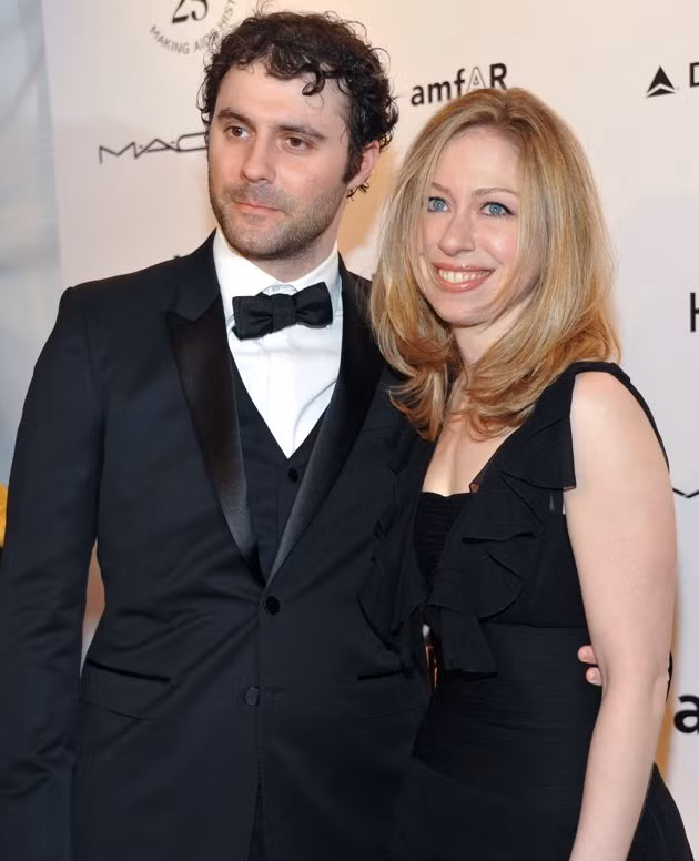 Chelsea Clinton và chồng Marc Mezvinsky.