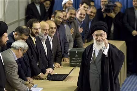 Theo Lãnh tụ tinh thần tối cao Ayatollah Ali Khamenei, Iran sẽ đáp trả bất kỳ sự tấn công nào.