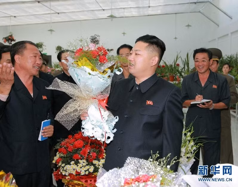 Điểm dừng chân thứ hai của ông Kim Jong-un là Viện nghiên cứu trồng hoa Bình Nhưỡng.