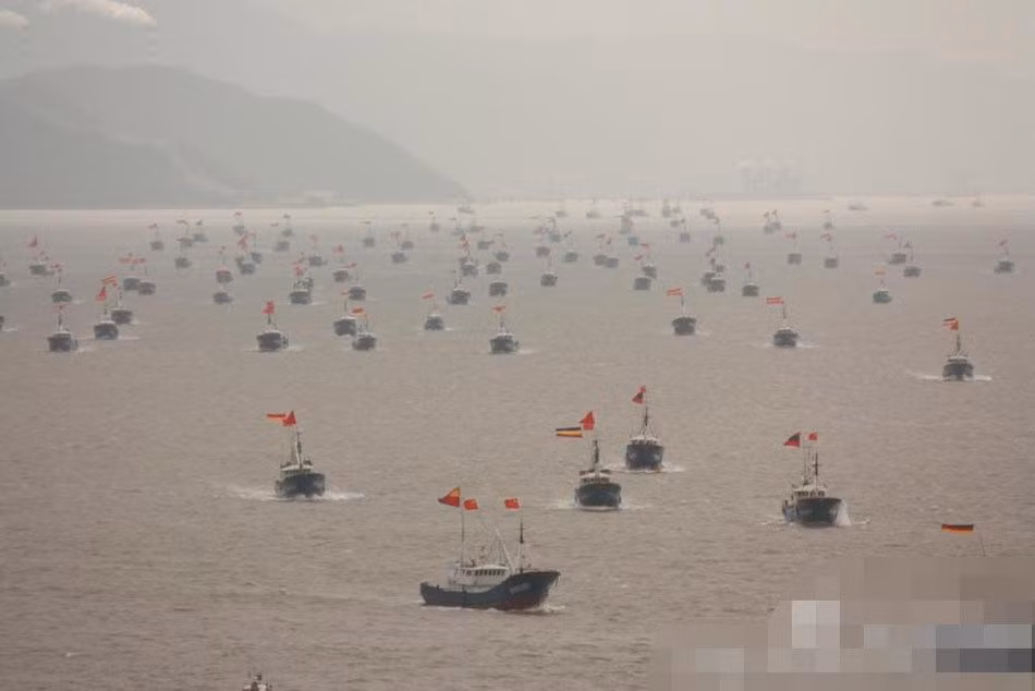 "Hạm đội tàu cá Trung Quốc"