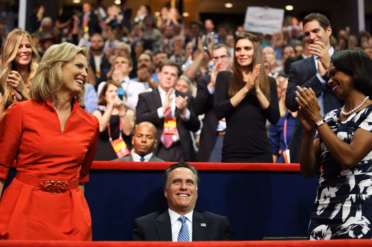 Ứng cử viên Tổng thống của đảng Cộng hòa Mitt Romney và vợ ông, Ann Romney (trái) cùng cựu Ngoại trưởng Mỹ Condoleezza Rice trong Hội nghị toàn quốc của đảng Cộng hòa ở Tampa, Florida.