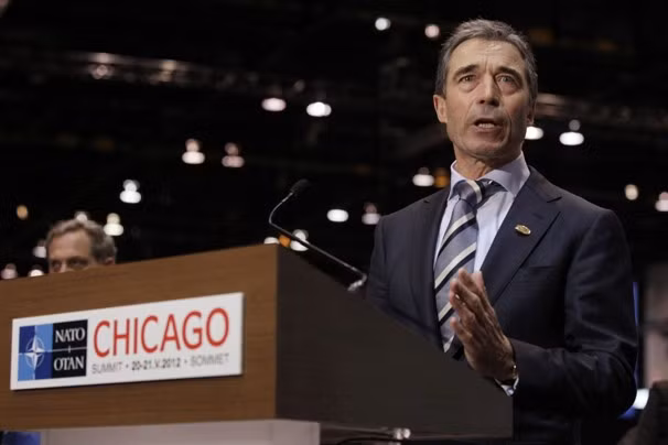 Tổng thư ký NATO Anders Fogh Rasmussen. Tổng thư ký NATO Anders Fogh Rasmussen.