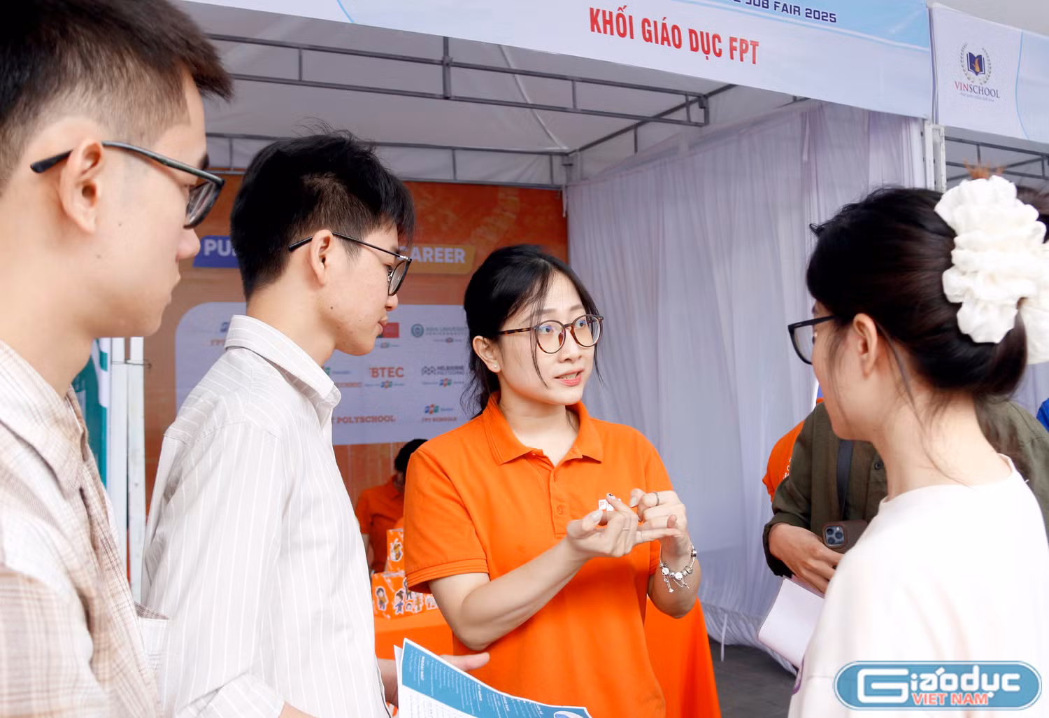 GDVN _ fpt _ Oanh Kiều.jpg