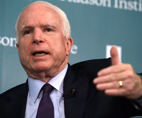 Thượng nghị sĩ John McCain, Chủ tịch Ủy ban Quân vụ Thượng viện Mỹ lên án mạnh mẽ động thái vừa qua của Trung Quốc ở Biển Đông. Ảnh: News Max. Thượng nghị sĩ John McCain, Chủ tịch Ủy ban Quân vụ Thượng viện Mỹ lên án mạnh mẽ động thái vừa qua của Trung Quốc ở Biển Đông. Ảnh: News Max.