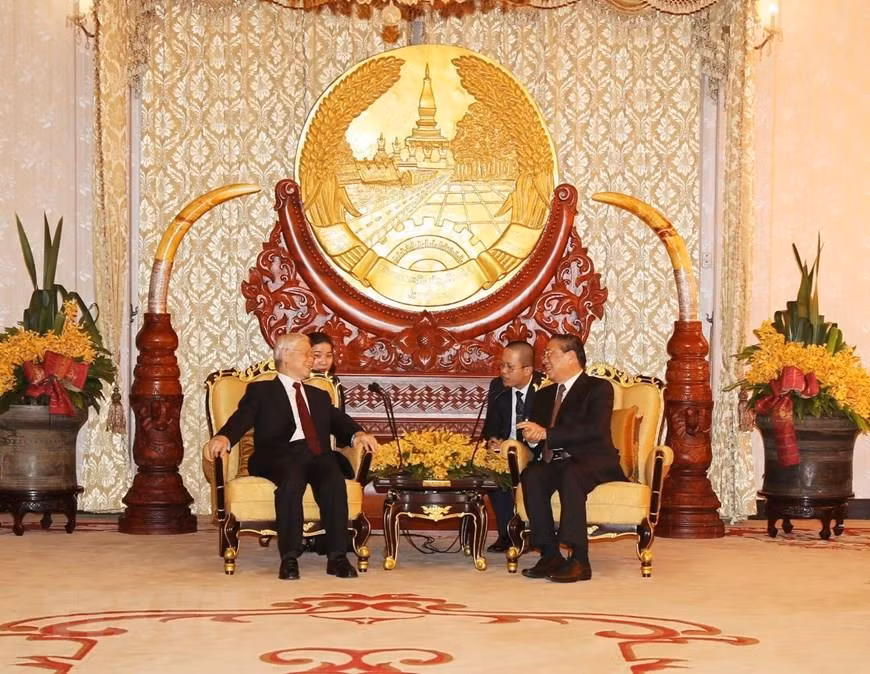 Tổng Bí thư, Chủ tịch nước Nguyễn Phú Trọng gặp đồng chí Choumaly Sayasone - nguyên Tổng Bí thư, Chủ tịch nước Lào. ảnh: TTXVN. Tổng Bí thư, Chủ tịch nước Nguyễn Phú Trọng gặp đồng chí Choumaly Sayasone - nguyên Tổng Bí thư, Chủ tịch nước Lào. ảnh: TTXVN.