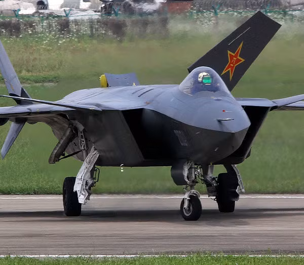 Trung Quốc đang phát triển máy bay chiến đấu tàng hình J-20