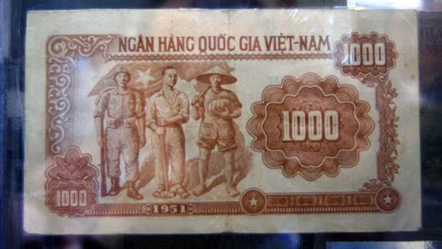 Tờ một nghìn đồng năm 1951. Tờ một nghìn đồng năm 1951.