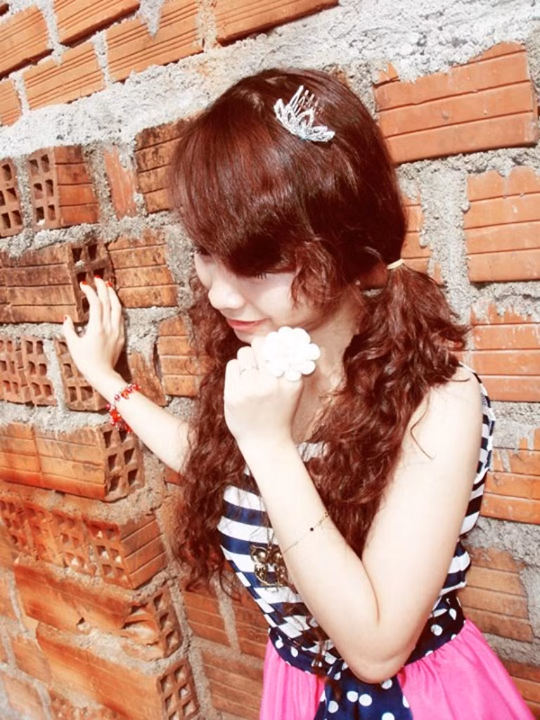 Huỳnh Tú ước mơ trở sẽ thành doanh nhân thành đạt và đi du lịch vòng quanh Trái đất. Sở thích của cô là nghe nhạc, đọc sách, chụp ảnh, nấu ăn, du lịch. Sở trường là hát, nhảy, múa. Cô tham gia cuộc thi với mục đích học hỏi, thể hiện bản thân, giao lưu với các bạn trên toàn đất nước Huỳnh Tú ước mơ trở sẽ thành doanh nhân thành đạt và đi du lịch vòng quanh Trái đất. Sở thích của cô là nghe nhạc, đọc sách, chụp ảnh, nấu ăn, du lịch. Sở trường là hát, nhảy, múa. Cô tham gia cuộc thi với mục đích học hỏi, thể hiện bản thân, giao lưu với các bạn trên toàn đất nước