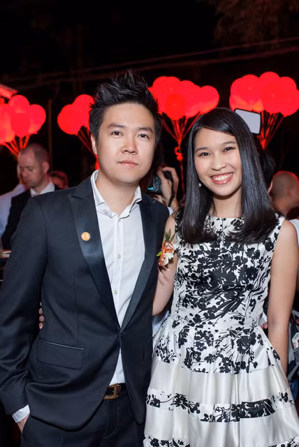 Lê Hiếu xuất hiện một mình tại sự kiện. Anh cho biết mình và Văn Mai Hương sẽ cùng chung sức với tất cả mọi người để làm cho cuộc sống của nhiều thế hệ sau này tốt đẹp hơn qua những hoạt động thiện nguyện.
