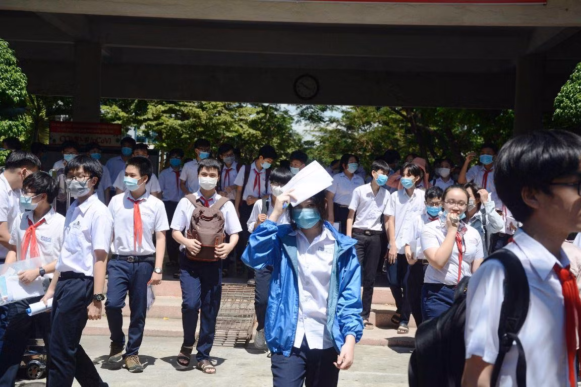 67,3% bài thi môn Ngữ văn trong kỳ thi tuyển sinh lớp 10 có điểm trung bình trở lên. Ảnh: AN