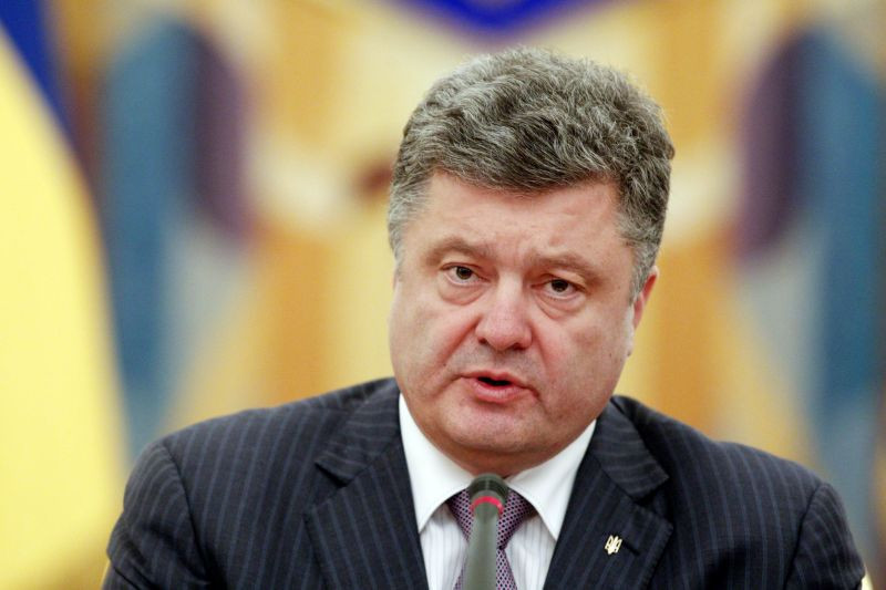 Báo Nga bình luận, ông Poroshenko thực sự đang muốn thoát khỏi gánh nặng Donbass. Báo Nga bình luận, ông Poroshenko thực sự đang muốn thoát khỏi gánh nặng Donbass.