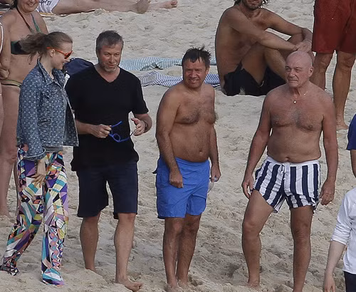 Cha mẹ Boris - Tatyana và Valentin Yumashev - đón năm mới trên đảo St. Barts cùng tỉ phú Abramovich hai năm trước. Cha mẹ Boris - Tatyana và Valentin Yumashev - đón năm mới trên đảo St. Barts cùng tỉ phú Abramovich hai năm trước.