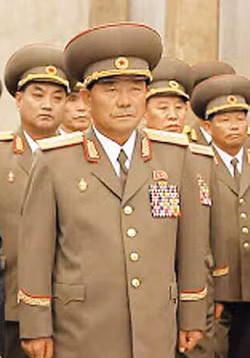 Tướng Pak Yong-sik thăm Lặng Kumsusan ngày 8 tháng 7 năm 2008.