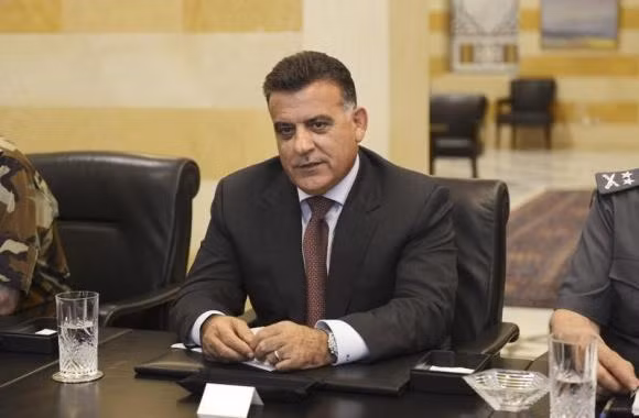 Giám đốc An ninh Lebanon, Thiếu tướng Abbas Ibrahim. Giám đốc An ninh Lebanon, Thiếu tướng Abbas Ibrahim.