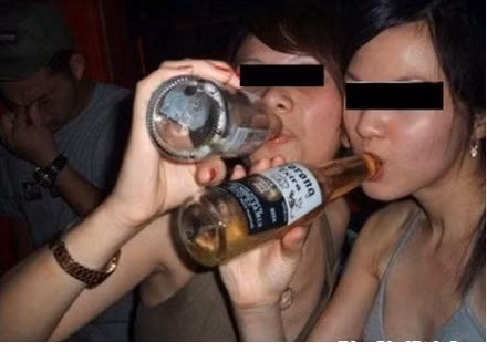 Rượu chè là phải tới bến/