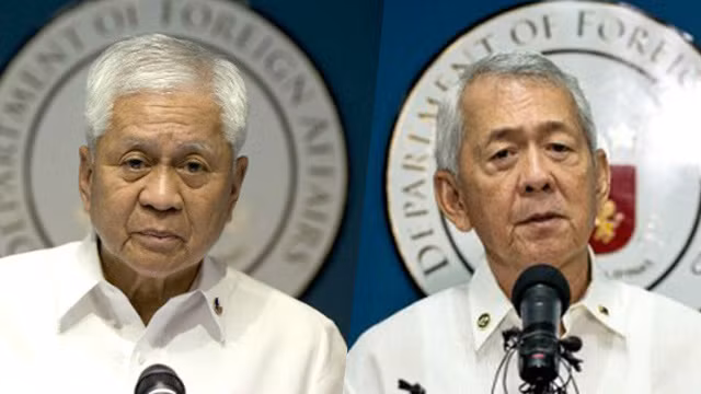 Hai cựu Ngoại trưởng Philippines Albert del Rosario và Perfecto Yasay, ảnh: Rappler. Hai cựu Ngoại trưởng Philippines Albert del Rosario và Perfecto Yasay, ảnh: Rappler.
