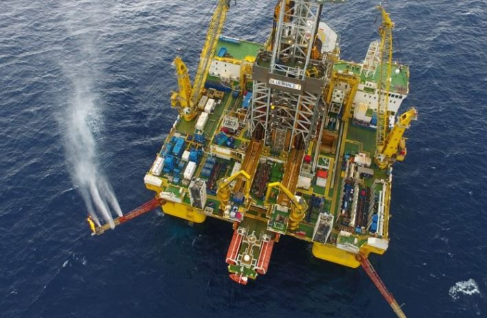 Dàn khoan Trung Quốc tìm băng cháy trên Biển Đông, ảnh: SCMP. Dàn khoan Trung Quốc tìm băng cháy trên Biển Đông, ảnh: SCMP.