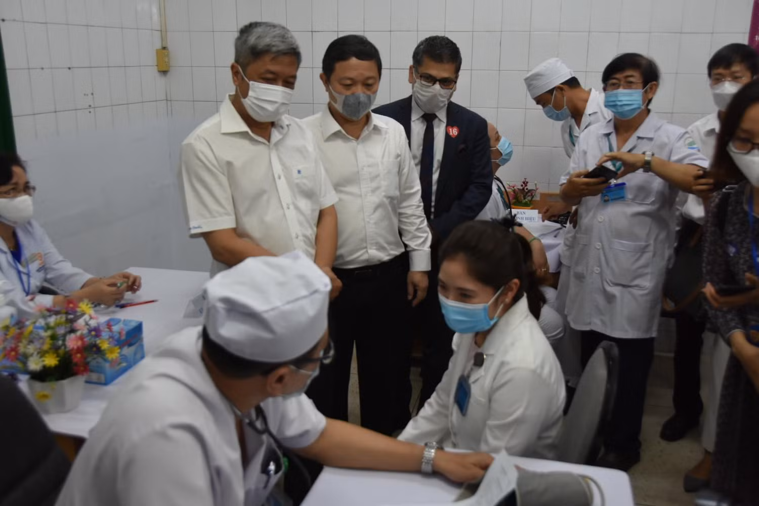 Công tác khám sàng lọc, kiểm tra trước tiêm chủng. Công tác khám sàng lọc, kiểm tra trước tiêm chủng.