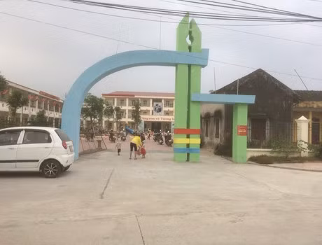 Hiệu trưởng trường Ninh Mỹ hứa khắc phục tồn tại, mong phụ huynh thấu hiểu ảnh 4