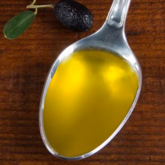 Dầu olive: Dầu olive chứa axit béo không bão hòa dạng đơn giúp hạ thấp lượng cholesterol xấu và chỉ số triglycerides, nhưng không hạ thấp lượng cholesterol tốt. Xem thêm: Giải nhanh cơn khát, mát bổ ngày hè với nước dừa Dầu olive: Dầu olive chứa axit béo không bão hòa dạng đơn giúp hạ thấp lượng cholesterol xấu và chỉ số triglycerides, nhưng không hạ thấp lượng cholesterol tốt. Xem thêm: Giải nhanh cơn khát, mát bổ ngày hè với nước dừa