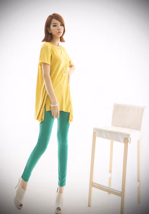 Bạn nên lựa chọn giày cao gót khi mặc trang phục kiểu này để tăng thêm chiều dài cho đôi chân. Bạn nên lựa chọn giày cao gót khi mặc trang phục kiểu này để tăng thêm chiều dài cho đôi chân.