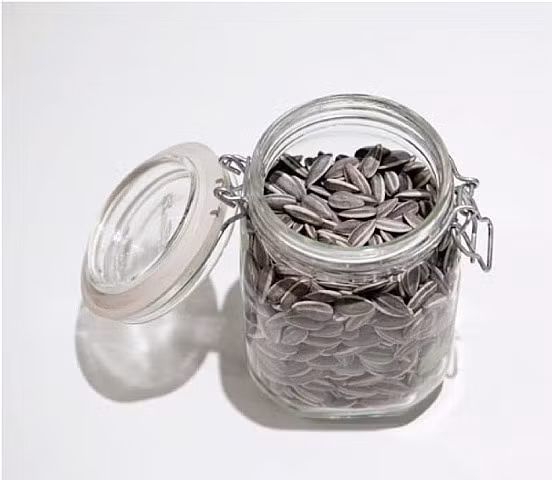 Sau khi phân tích dữ liệu từ đối tượng từ 55 tuổi trở lên, các nhà nghiên cứu của trường Đại học Harvard phát hiện ra rằng những người tiêu thụ đầy đủ vitamin E hàng ngày sẽ có nguy cơ mất trí thấp hơn 25% so với những người thiếu vitamin E.