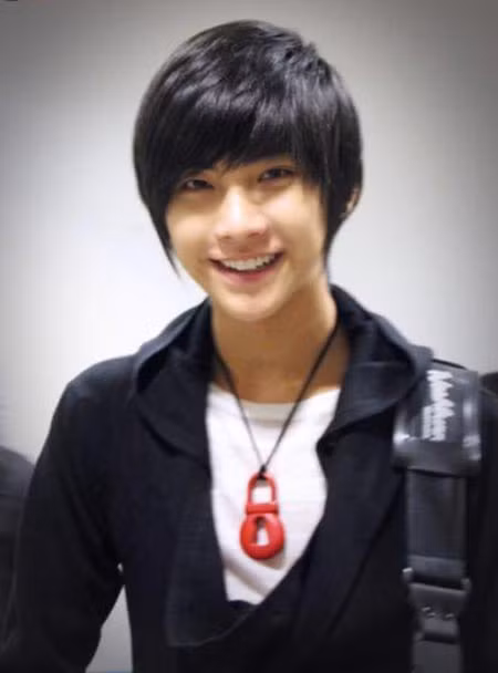 Song Seung Hyun (FT Island) Ngáy sinh: 21/08/1992 Xem thêm: Sao Hàn nào mặc xấu nhất nửa đầu 2012?