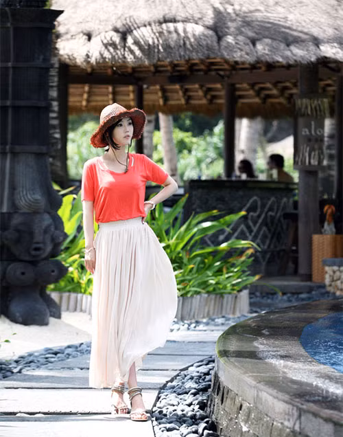 Xem thêm: Style đi biển cho cô nàng có vòng 1 khiêm tốn