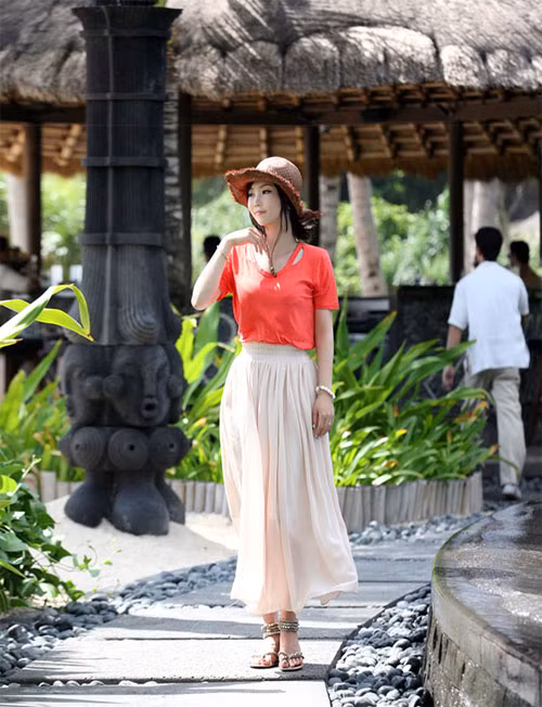 Xem thêm: Style đi biển cho cô nàng có vòng 1 khiêm tốn