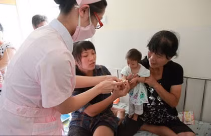 Mới đây, Liang đã phải nhập viện vì sức khỏe yếu. Các bác sỹ sẽ cho phép bé Liang ra viện trong cuối tuần này. Mới đây, Liang đã phải nhập viện vì sức khỏe yếu. Các bác sỹ sẽ cho phép bé Liang ra viện trong cuối tuần này.