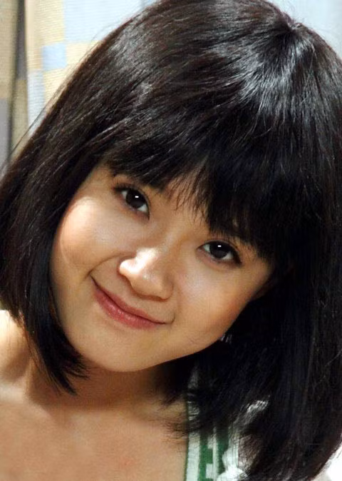 Phải chăng Midu là một trong số những người đẹp hiếm hoi của showbiz sở hữu vẻ đẹp hoàn hảo ngay từ tấm bé?