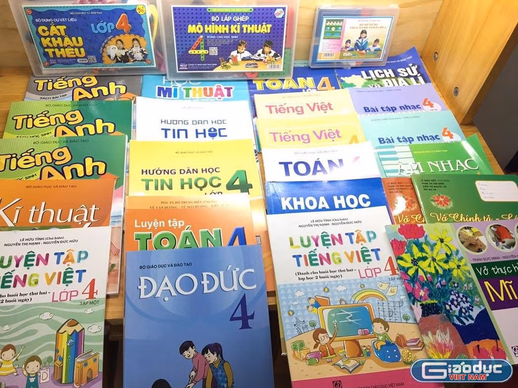 Tăng giá sách giáo khoa cũng cần tính đến đối tượng học sinh nghèo (Ảnh:P.T)