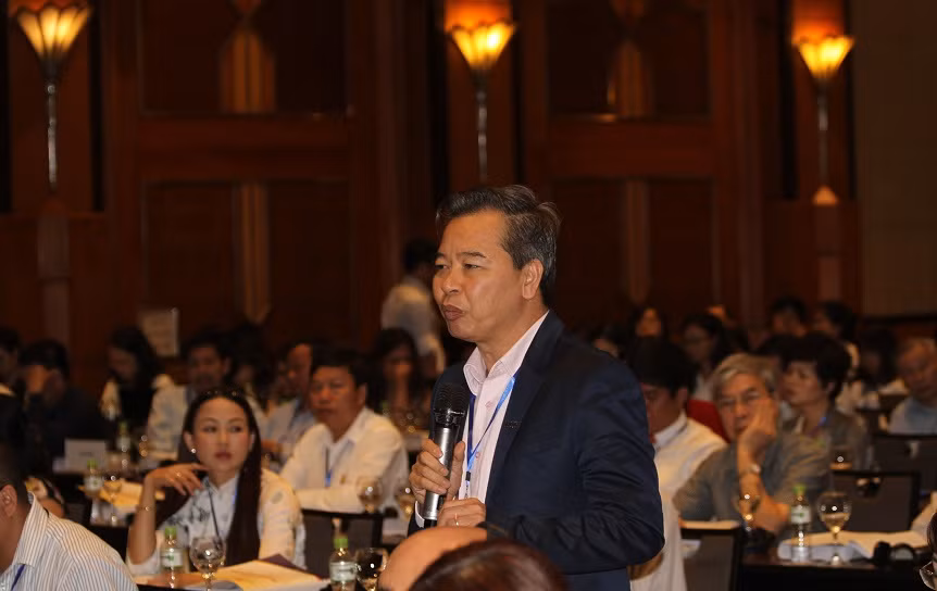 Thầy Phạm Quang Minh, Hiệu trưởng trường Đại học Khoa học Xã hội và Nhân văn, Đại học Quốc gia Hà Nội thừa nhận hiện nay nhiều học sinh giỏi, tốt nghiệp bằng đỏ nhưng không có “ô” nên vẫn thất nghiệp (Ảnh: Trinh Phúc)