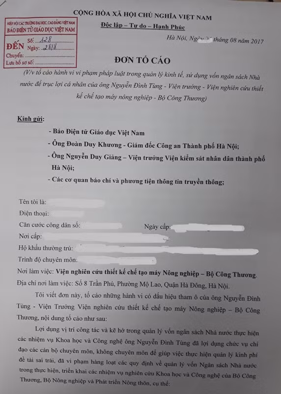 Đơn tố cáo ông Nguyễn Đình Tùng vi phạm pháp luật trong quản lý kinh tế, sử dụng vốn ngân sách Nhà nước để trục lợi cá nhân. Ảnh Trần Việt. Đơn tố cáo ông Nguyễn Đình Tùng vi phạm pháp luật trong quản lý kinh tế, sử dụng vốn ngân sách Nhà nước để trục lợi cá nhân. Ảnh Trần Việt.