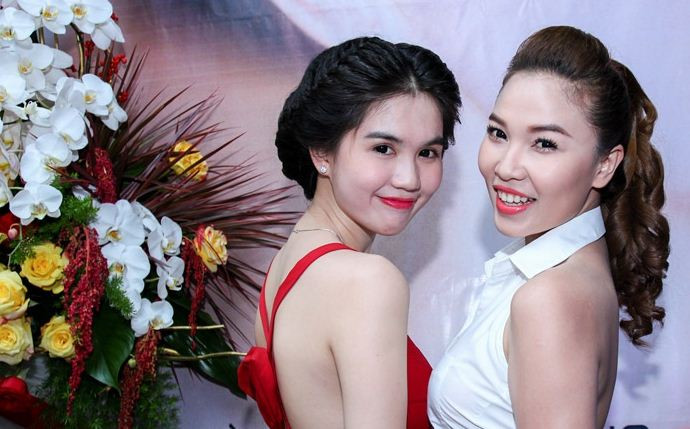 Chưa kể vùng da bả vai của Ngọc Thạch còn khá thô nhám, khác xa vẻ mịn màng và trắng sáng của Ngọc Trinh