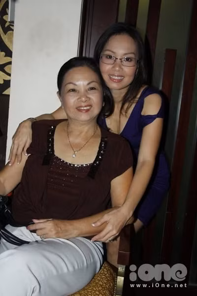 .. Cẩm Ly...