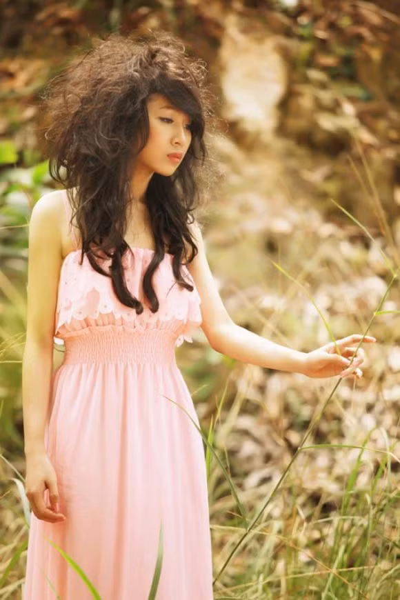 Hải Nguyên Phát hành album online Chia đôi vào khoảng gần cuối năm 2011 xong cũng là lúc ca sĩ Hải Nguyên bặt vô âm tín. Sau gần một năm ở ẩn, tránh né dư luận và báo chí, ca sĩ Hải Nguyên đã chính thức chia sẻ những hình ảnh đầu tiên về công cuộc chuyển giới của mình đến với khán giả. Đây cũng chính là câu trả lời xác thực của người đẹp dành cho những thông tin trước đây mà báo chí đã từng đăng tải. Hải Nguyên Phát hành album online Chia đôi vào khoảng gần cuối năm 2011 xong cũng là lúc ca sĩ Hải Nguyên bặt vô âm tín. Sau gần một năm ở ẩn, tránh né dư luận và báo chí, ca sĩ Hải Nguyên đã chính thức chia sẻ những hình ảnh đầu tiên về công cuộc chuyển giới của mình đến với khán giả. Đây cũng chính là câu trả lời xác thực của người đẹp dành cho những thông tin trước đây mà báo chí đã từng đăng tải.