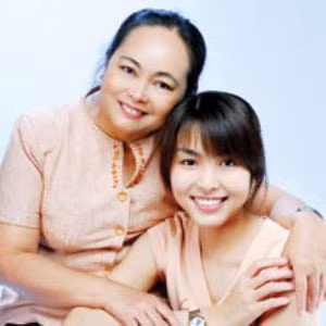 Chiếc mũi thon gọn, hàng lông mày thanh tú, đôi mắt hút hồn đều là những nét đẹp 'mẹ cho' của Tăng Thanh Hà