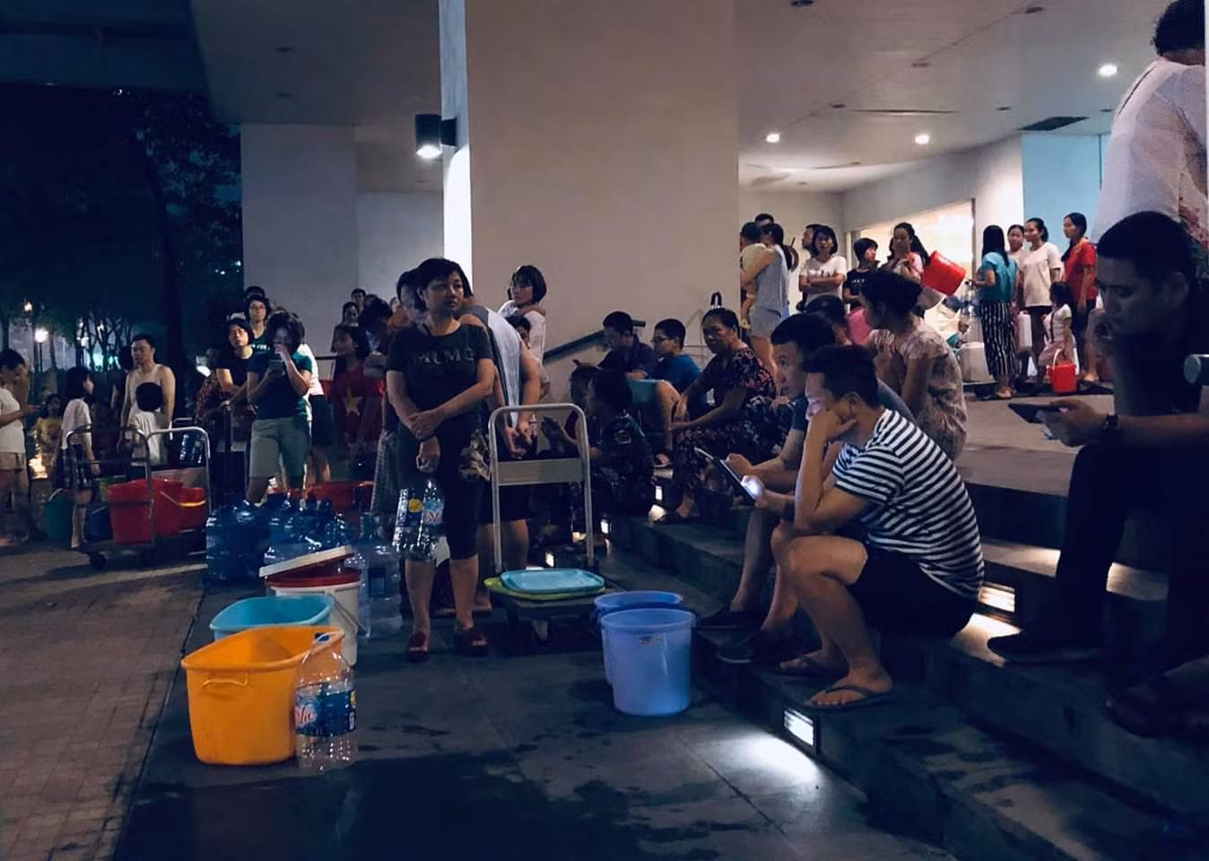 Thật kỳ lạ, bán nước bẩn cho dân nhưng vẫn từ chối xin lỗi