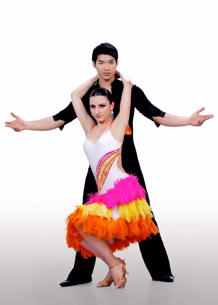 Người mẫu Trương Nam Thành và Elena Hrítova Hadzihristova, số báo danh 07 >> Vẻ đẹp cực gợi cảm 5 mỹ nữ Bước nhảy Hoàn vũ 2012 >> Bước nhảy Hoàn vũ 2012 công bố hình ảnh 10 cặp thí sinh
