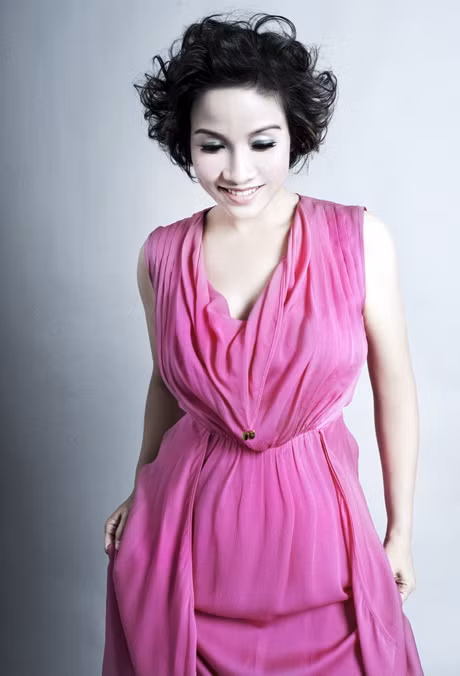 Mỹ Linh cho biết bản thân chị đã từng hát ở một vài đám cưới người thân trong gia đình hoặc bạn thân.